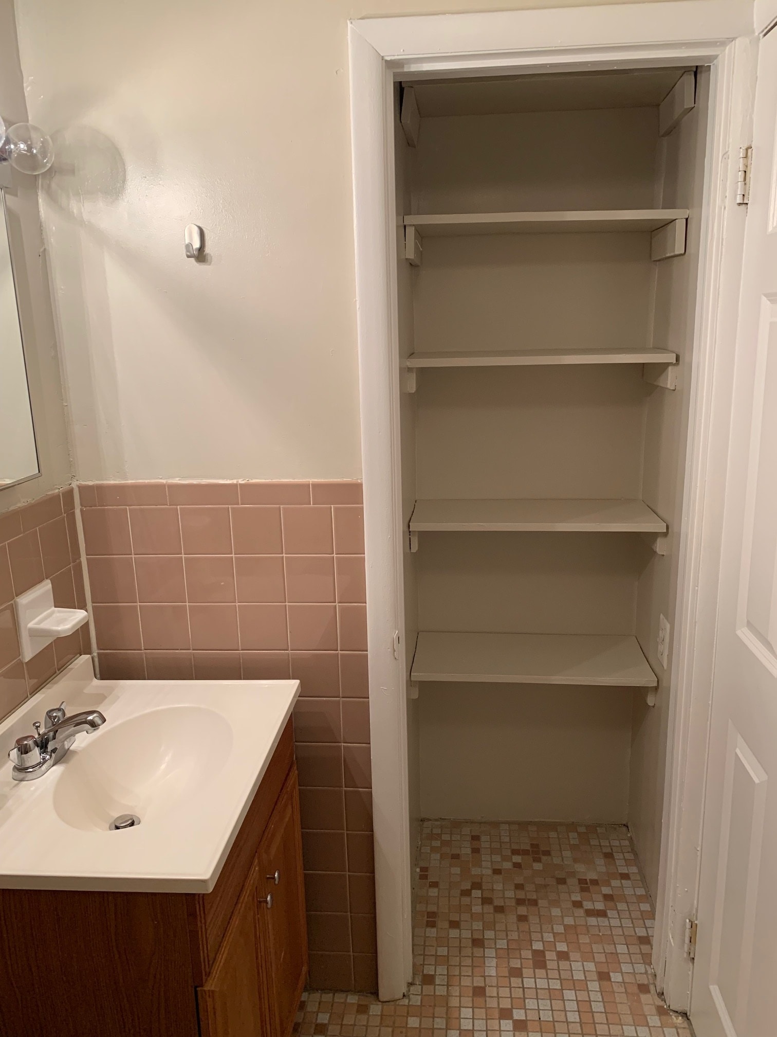 Building Photo - 3911 Pine St