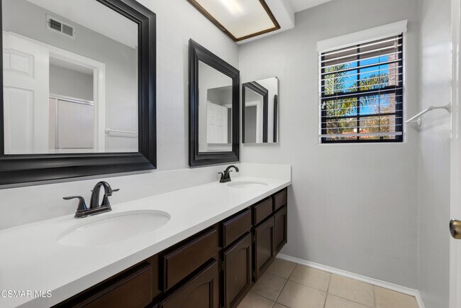 Building Photo - 487 Bernini Ct