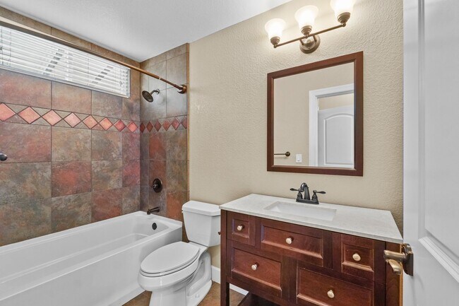 Building Photo - 743 Calico Trail