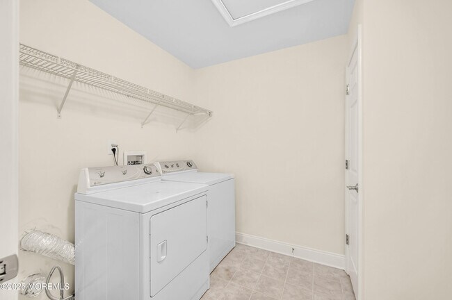 Building Photo - 59 Brookfield Dr