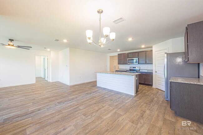 Building Photo - 23294 Shadowridge Dr