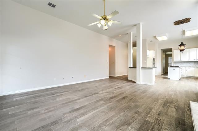 Building Photo - 119 Oakbend Dr