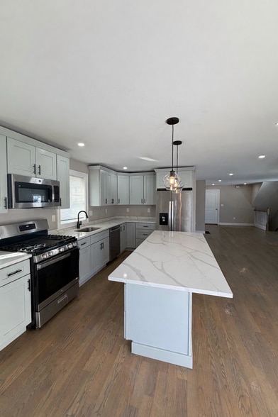 Building Photo - 67 Keayne St