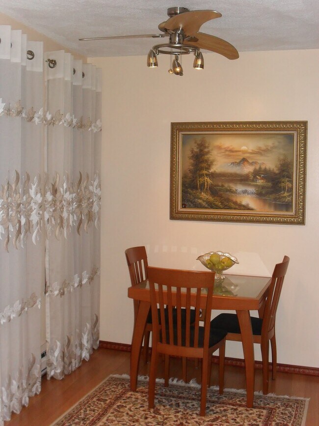 Building Photo - 7 Cypress Rd