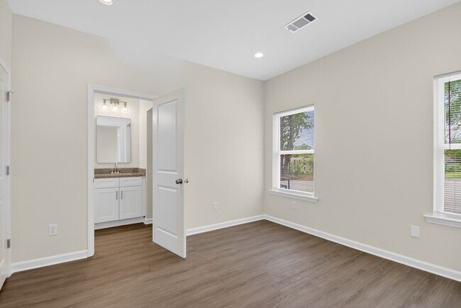 Building Photo - 3109 W 11th St