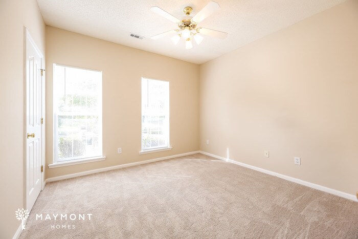Building Photo - 122 Lantana Ct