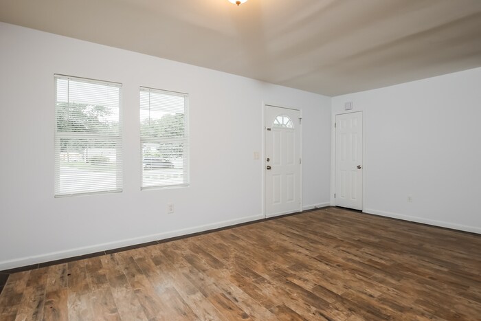 Building Photo - 7177 Tanglewood Dr