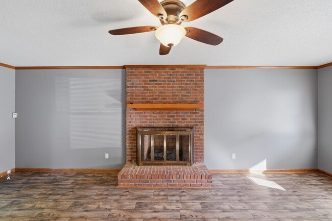 Building Photo - Spacious 4BR with Beautiful Backyard Retreat!