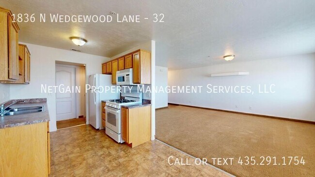 Building Photo - 1836 N Wedgewood Ln