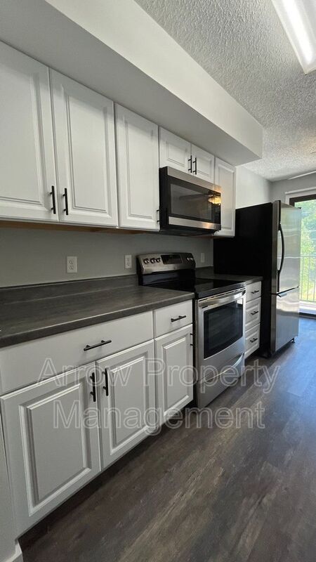 Primary Photo - 3405 Holdrege St