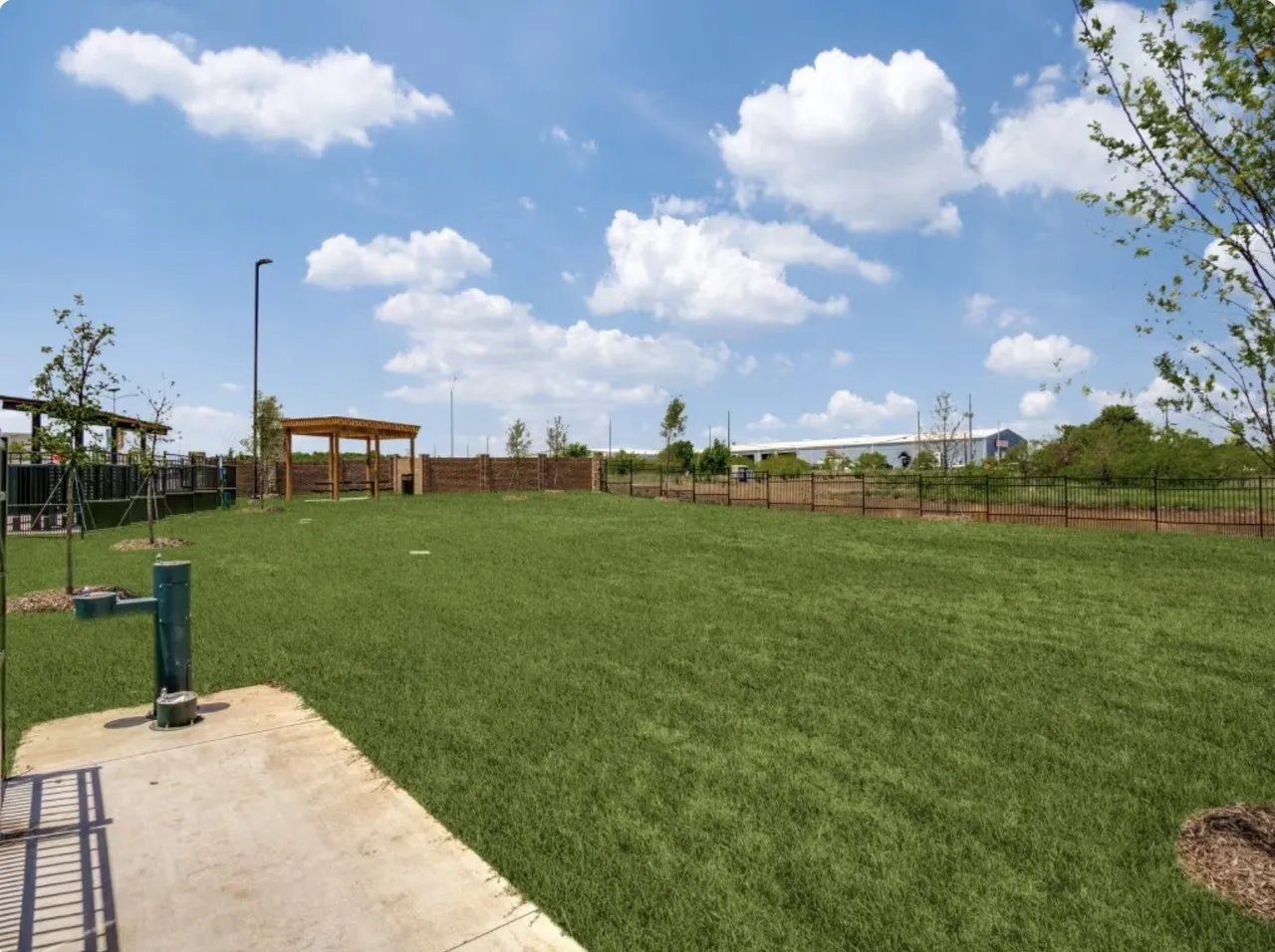 Building Photo - 1127 Eloise Dr