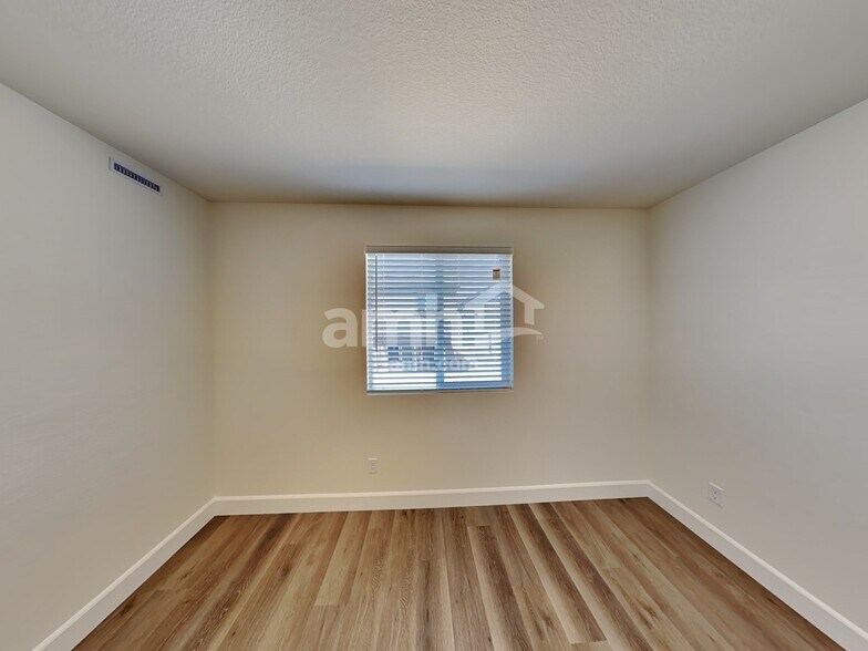 Building Photo - 10335 Bishops Cap St