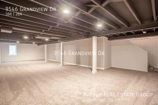 Building Photo - 9546 Grandview Dr