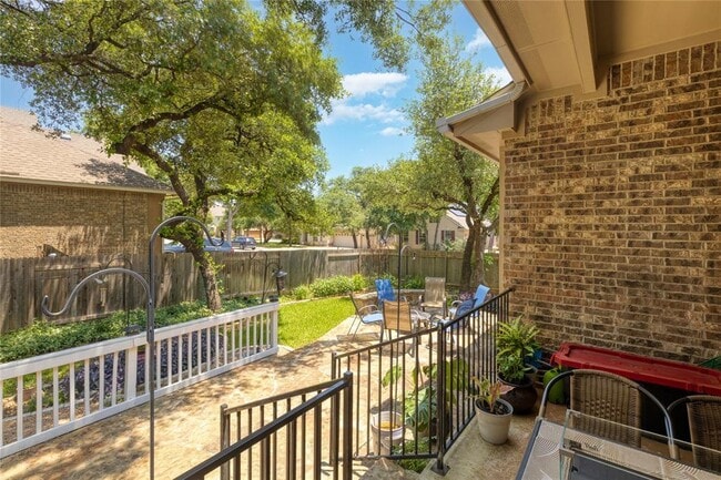 Building Photo - 9700 Spanish Wells Dr