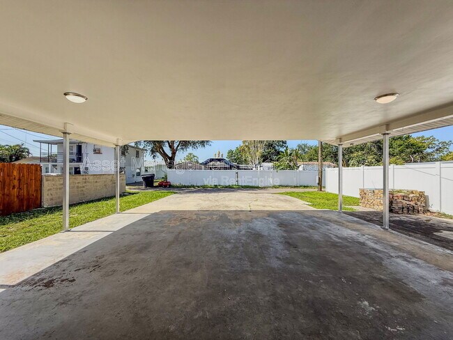 Building Photo - 474 93rd Ave N