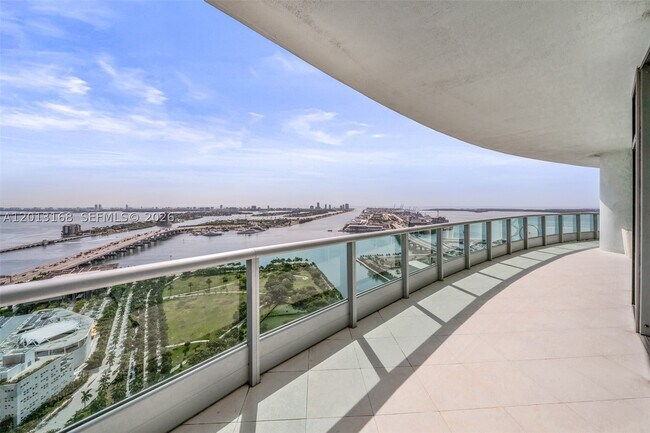 Building Photo - 900 Biscayne Blvd