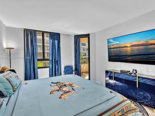 Building Photo - 101 Crandon Blvd