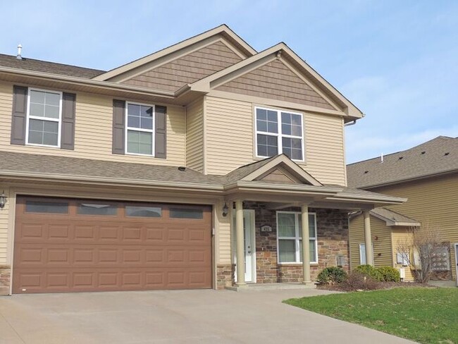 Building Photo - $1,950 | 3 Bedroom, 2.5 Bathroom Town Home | Pet Friendly* | Available for August 1st, 2026 Move In!