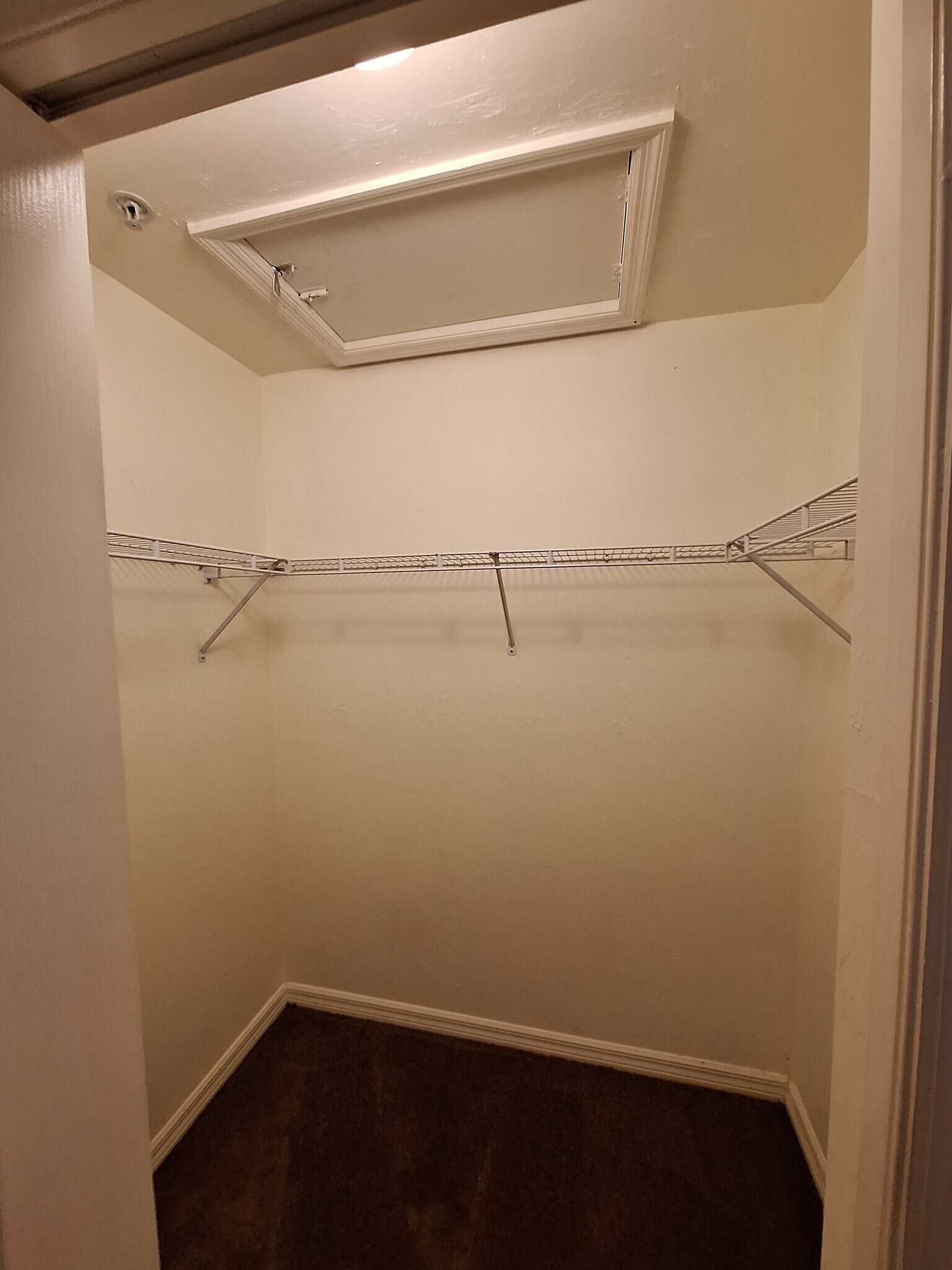 Main bedroom walk-in closet - 21301 Lancaster Run