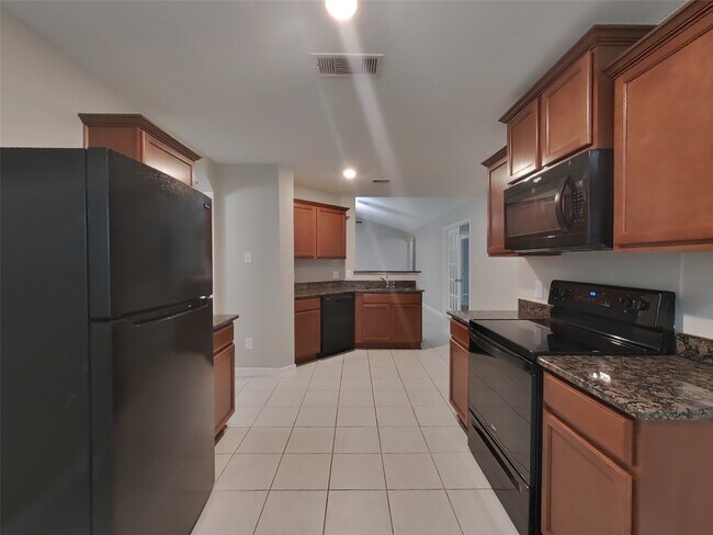 Building Photo - 328 Summer Horse Dr