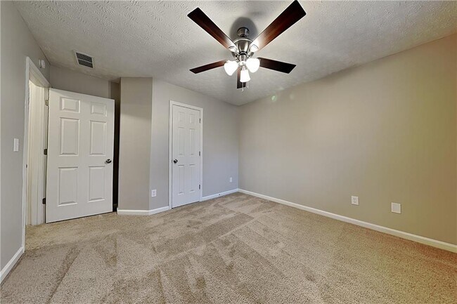 Building Photo - 1664 Summit Pl Way