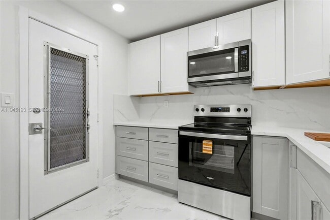 Building Photo - 406 NW 68th Ave