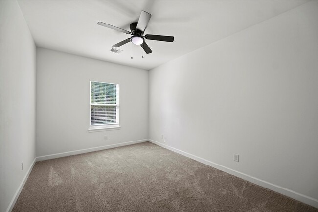 Building Photo - 1071 St Clair St