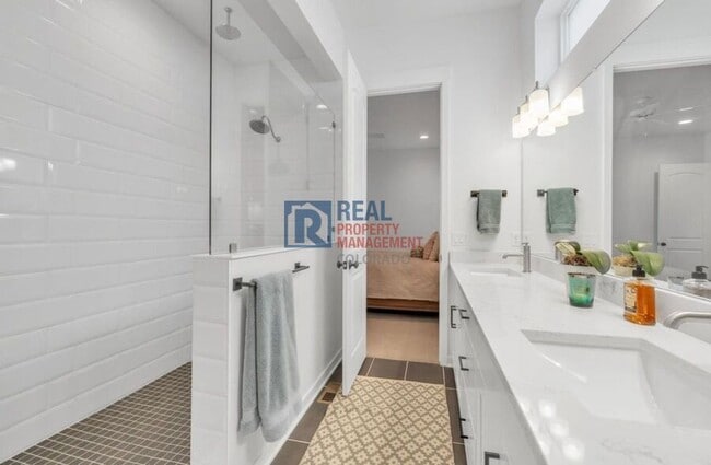 Building Photo - 16550 Umatilla Pl