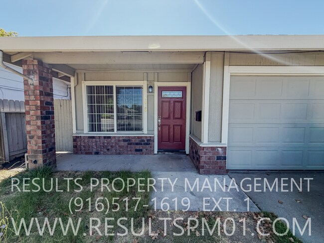 Building Photo - 5568 Hillsdale Blvd
