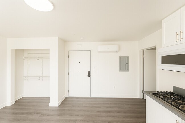 Building Photo - 11201 S Main St