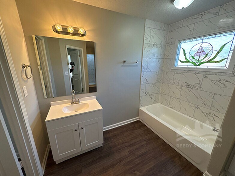 Building Photo - 316 Sparky Cove