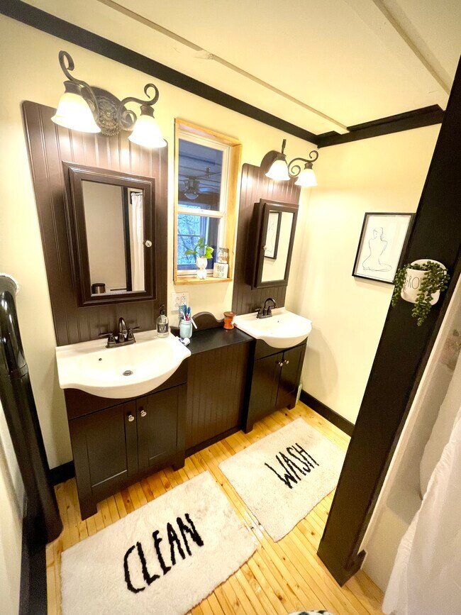 Building Photo - 691 Trump St