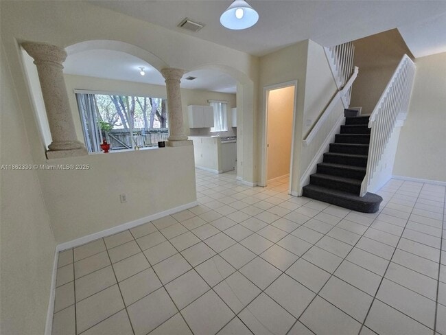 Building Photo - 2610 SE 14th Ave