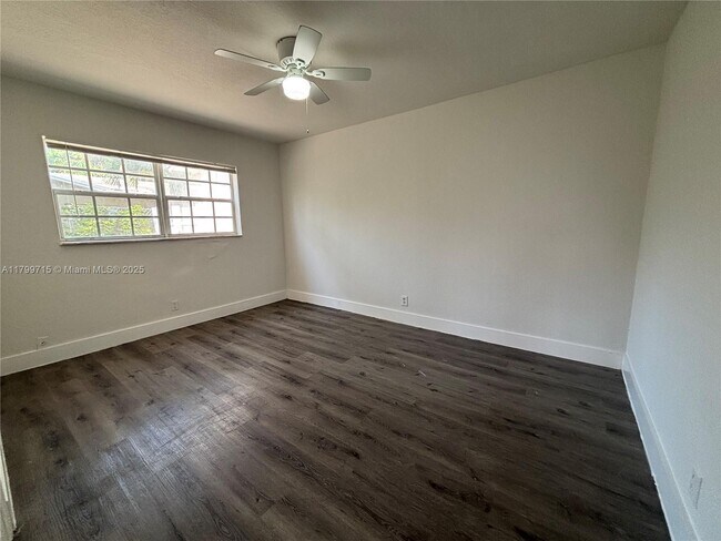 Building Photo - 1251 SW 11th Ave