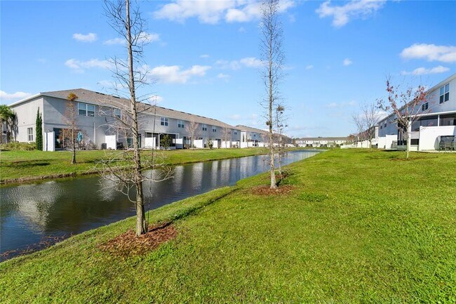 Building Photo - 7103 Grand Elm Dr