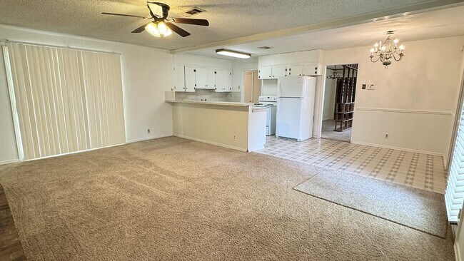 Building Photo - 204 Bastrop Drive