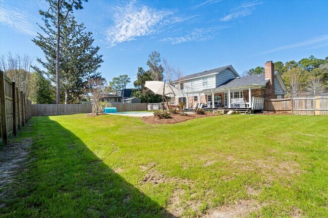 Building Photo - Spacious 4-Bedroom Home with Pool, Two Pri...