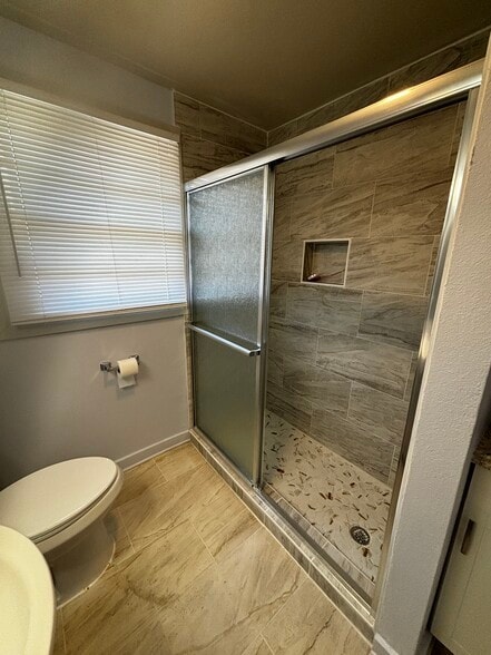 Second shower - 9115 Palmetto St