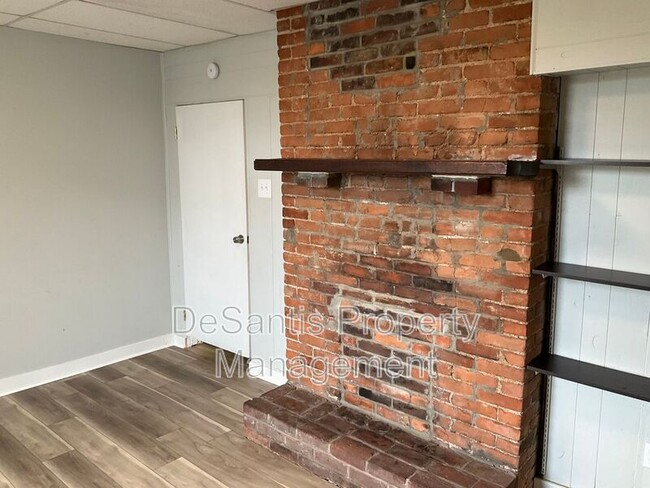 Building Photo - 1632 Steuben St