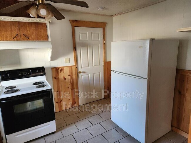 Building Photo - 311 S Cash