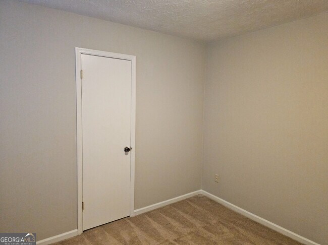 Building Photo - 8147 Flamingo Dr