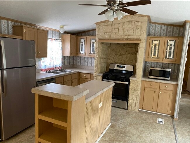 Building Photo - 2313 N Stockton Ave