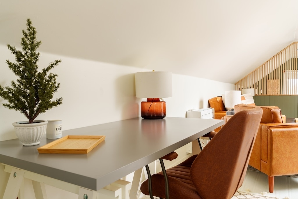 Building Photo - 824 5th St NE