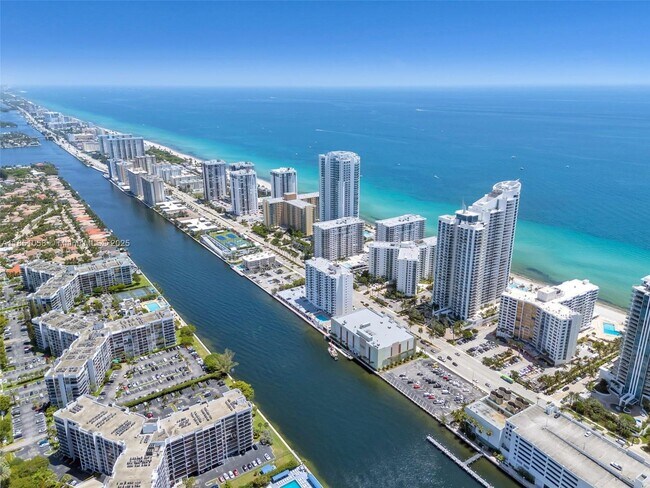 Building Photo - 3101 S Ocean Dr
