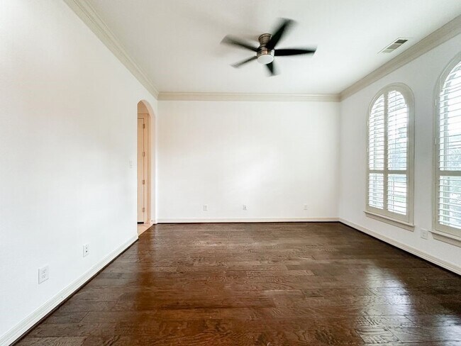 Building Photo - 14 Spincaster Drive