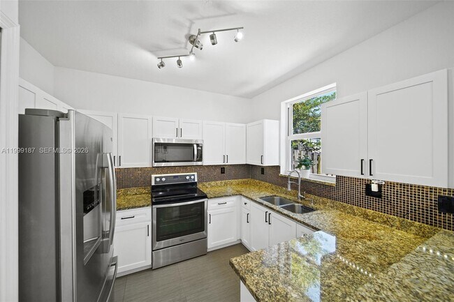 Building Photo - 11613 NW 78th St