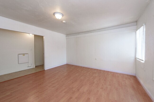 Building Photo - 1176 2nd Ave