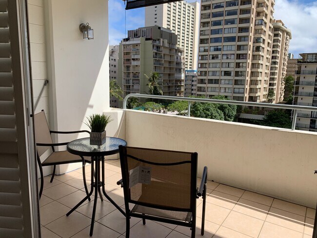 Building Photo - 430 Kaiolu St