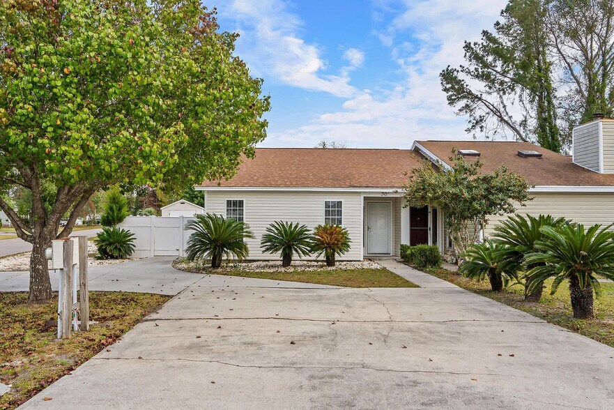 Building Photo - 30A Indian Oak Ln