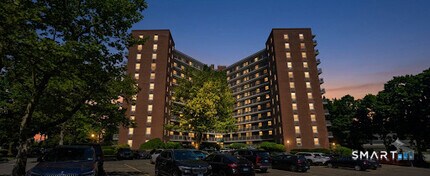 Building Photo - 91 Strawberry Hill Ave